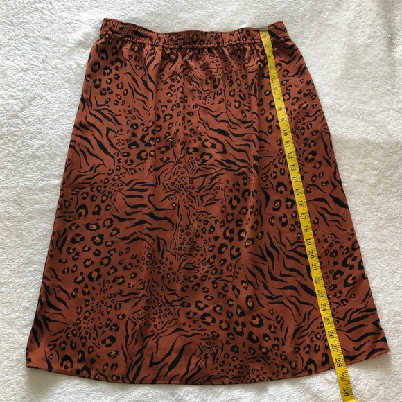 12 Thompson Animal Print Midi Skirt - Picture 7 of 7